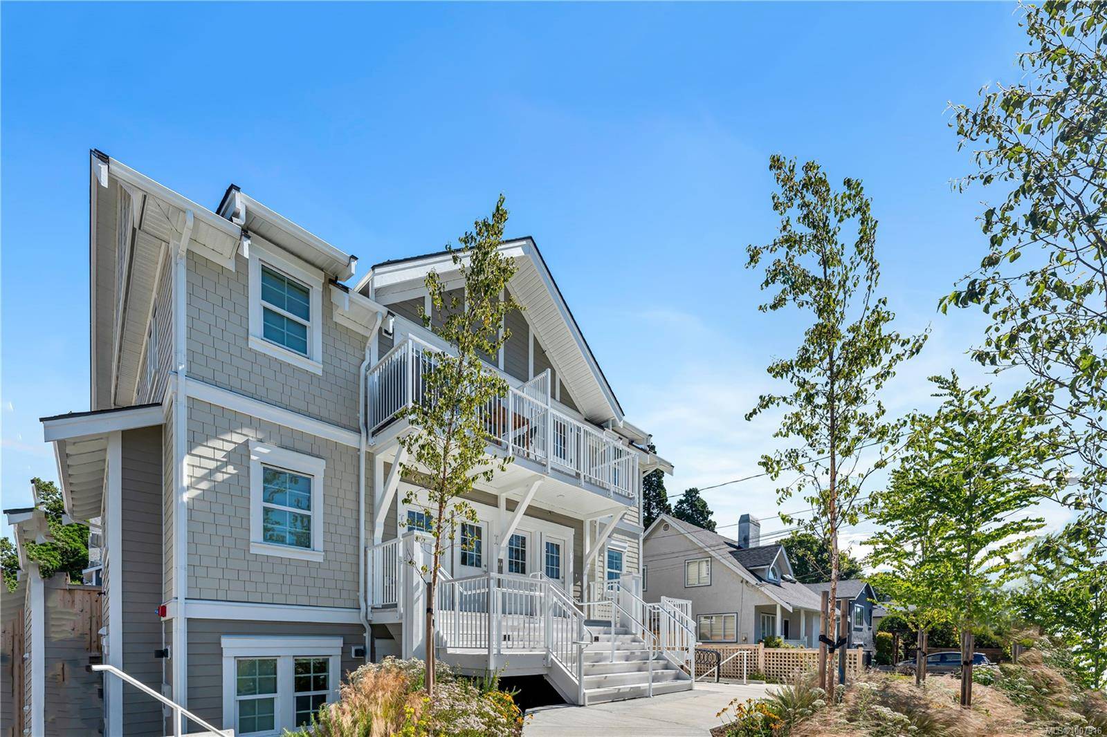 1224 Richardson St #202 A, Victoria, BC V8V 3E1