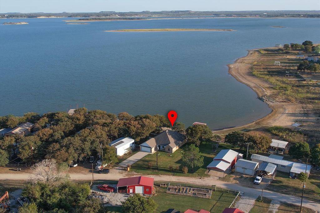 510 Meadow Pond Court,  Runaway Bay,  TX 76426