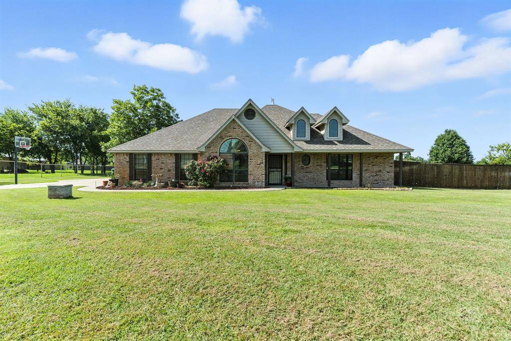 153 Star Point Lane, Weatherford, TX 76088