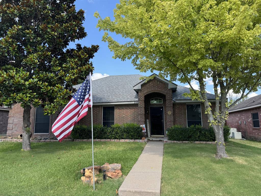 108 Forest Park Lane, Red Oak, TX 75154