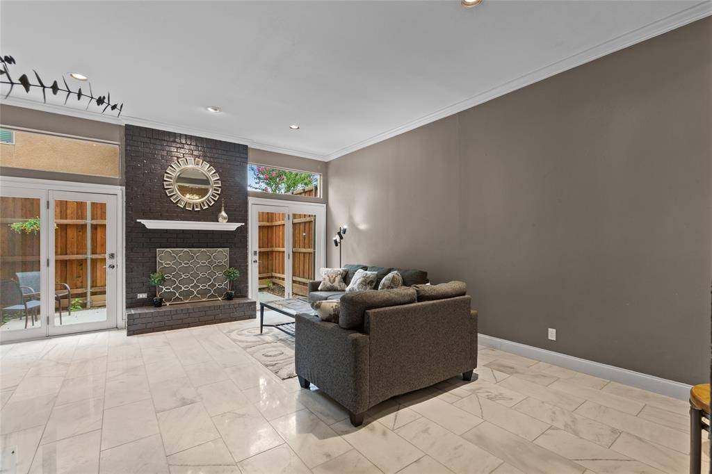 Dallas, TX 75219,4015 Holland Avenue #110