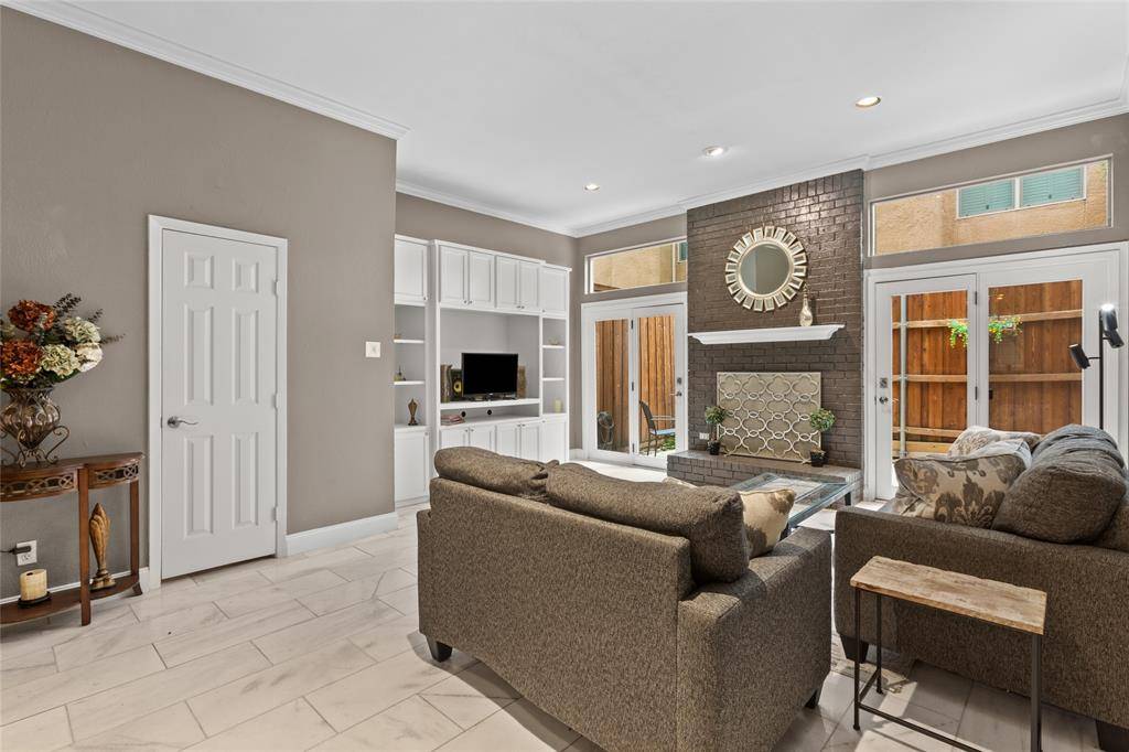 Dallas, TX 75219,4015 Holland Avenue #110