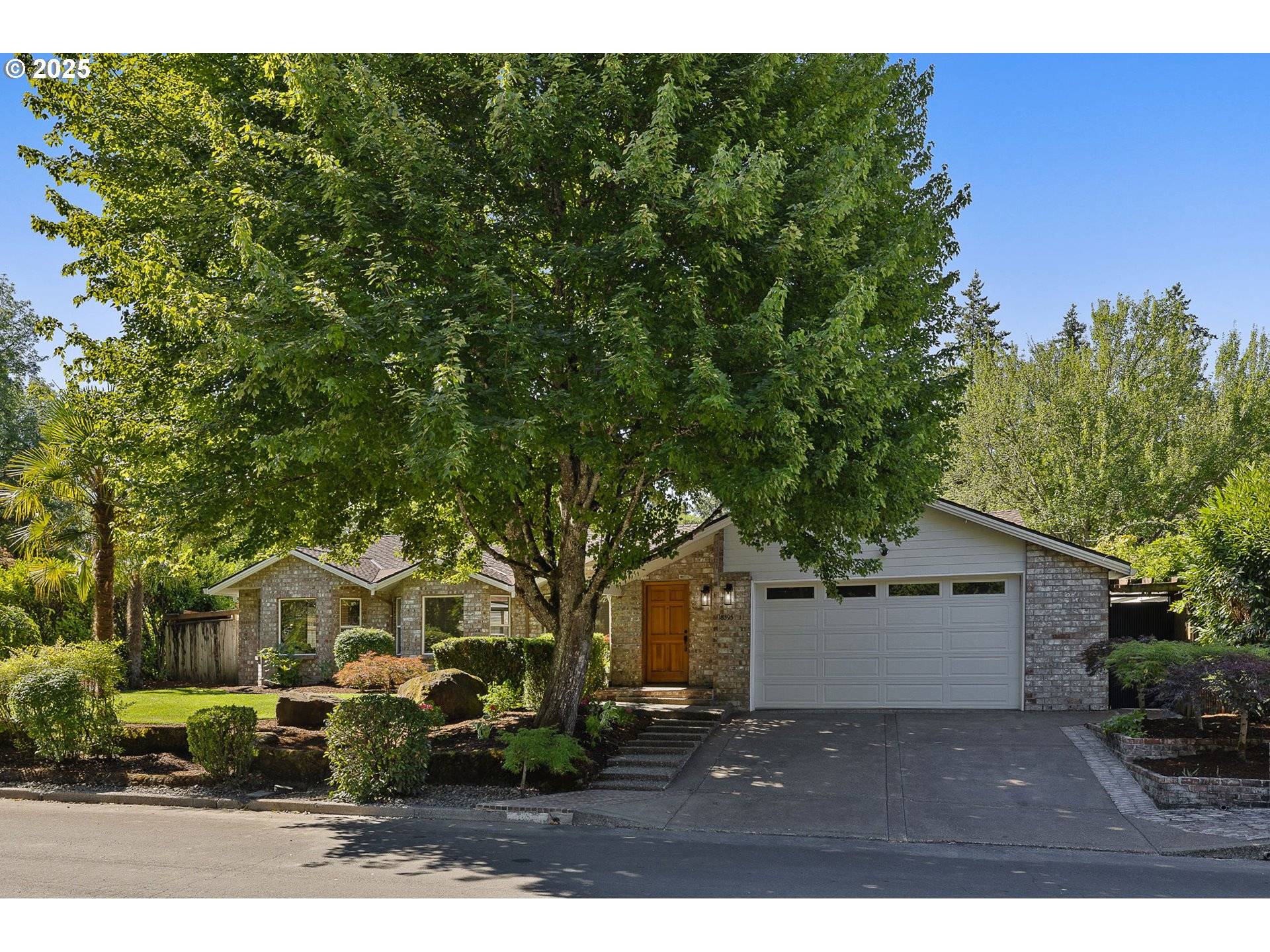 Lake Oswego, OR 97035,18395 WOOD THRUSH ST