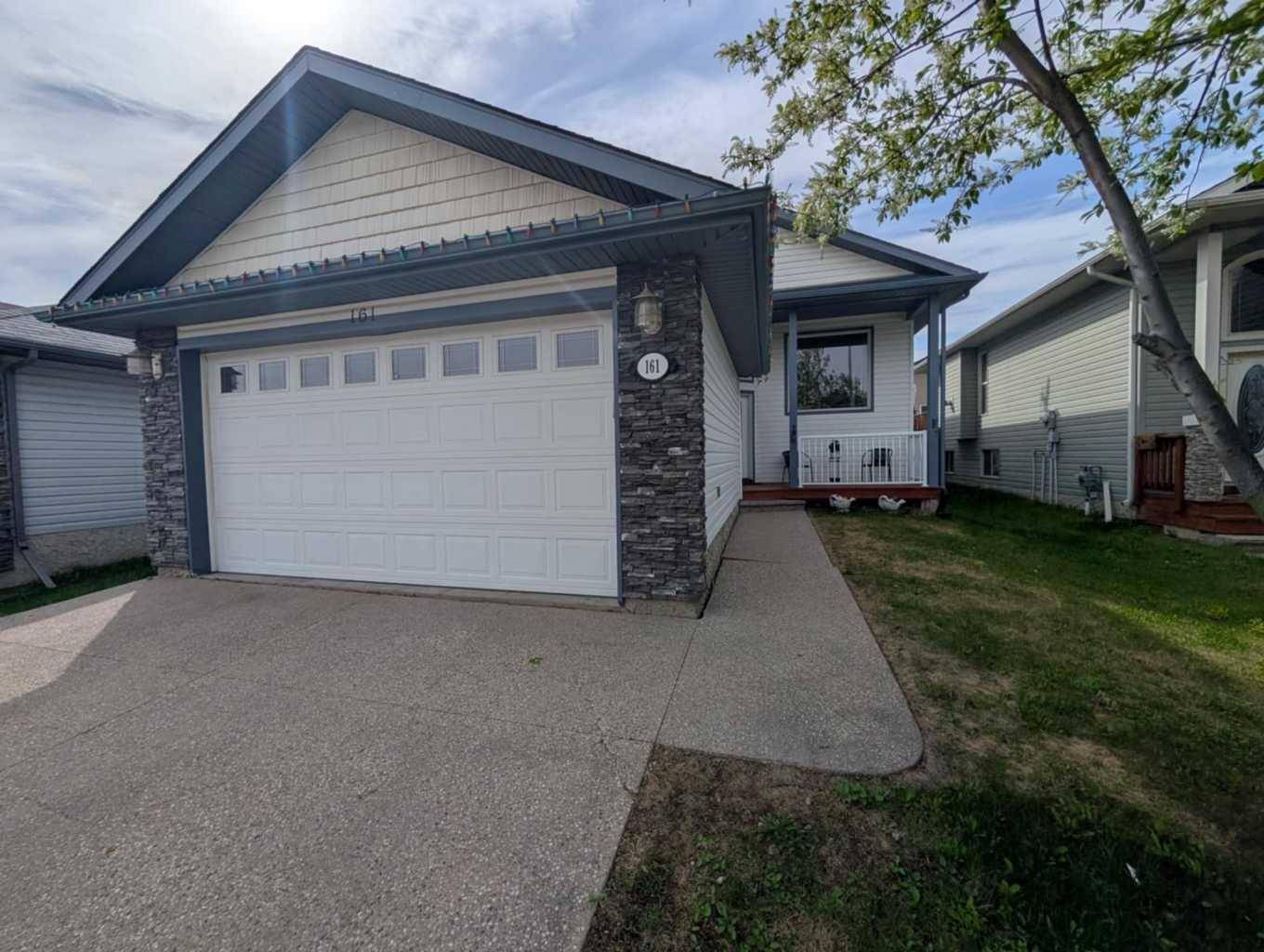 Fort Mcmurray, AB T9K0H4,161 Trillium RD