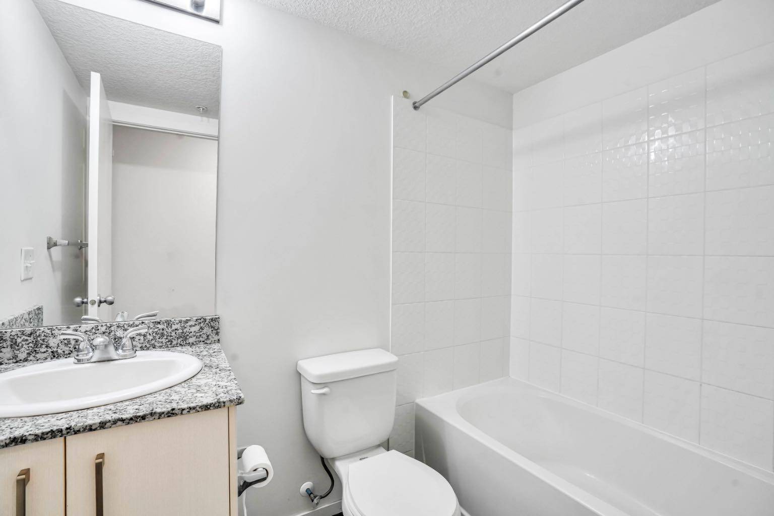 Calgary, AB T3N 1T3,4641 128 AVE NE #2211