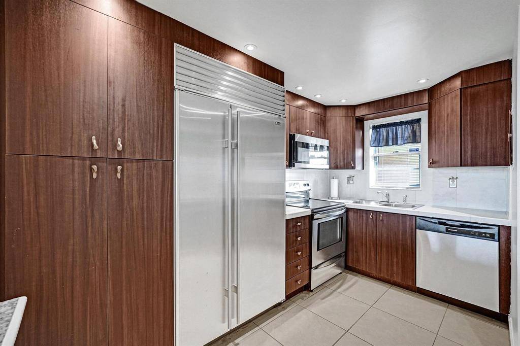 Davie, FL 33328,3001 W Rolling Hills Circle #505