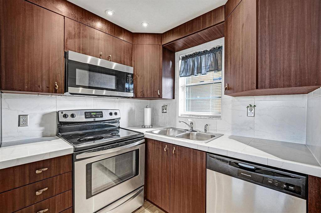 Davie, FL 33328,3001 W Rolling Hills Circle #505