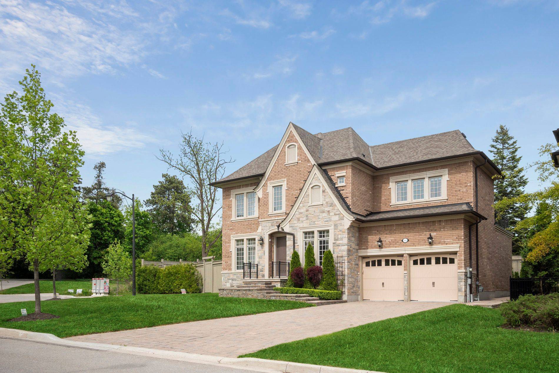 Vaughan, ON L4H 4G6,141 Annsleywood CT