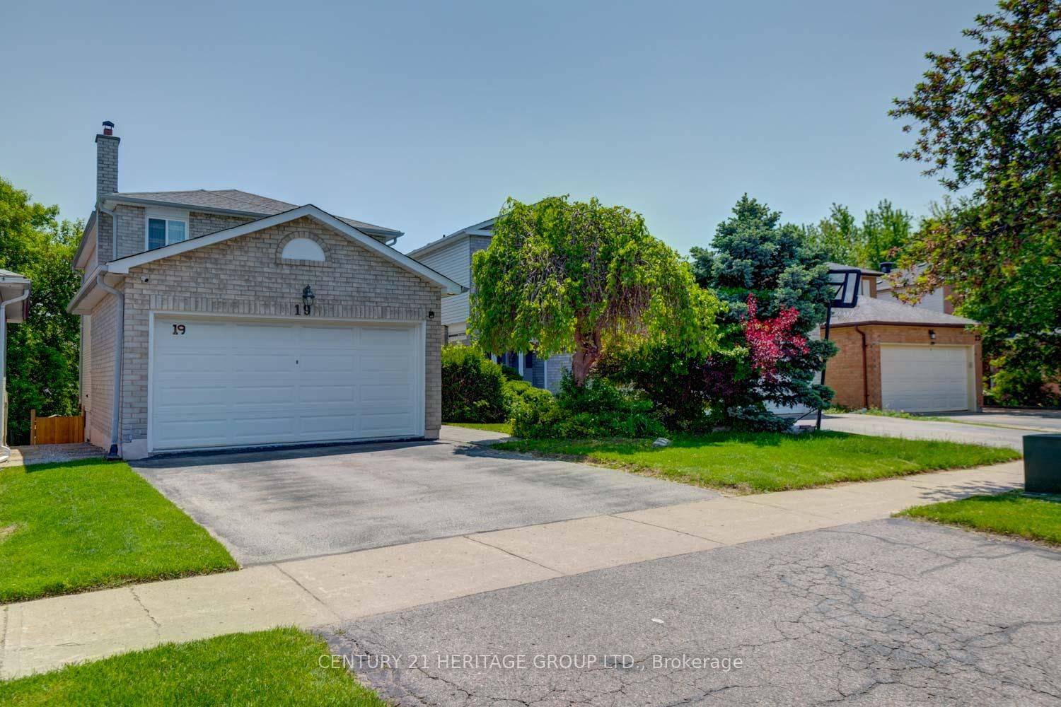 19 Bingham ST, Richmond Hill, ON L4C 8Y6