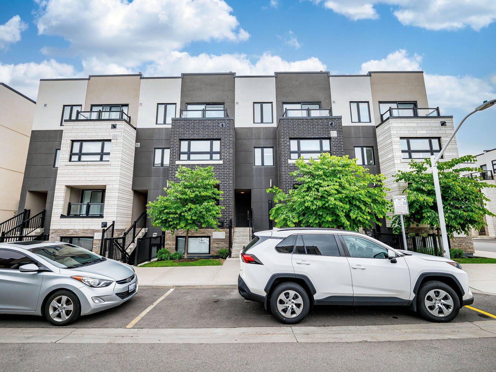 1133 Cooke BLVD #811, Burlington, ON L7T 0C3