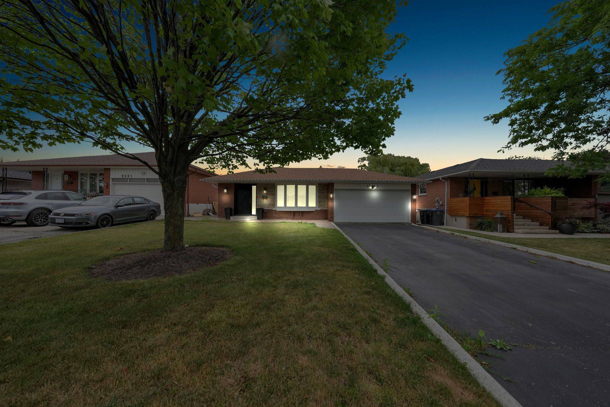 2515 Hensall ST, Mississauga, ON L5A 2T1