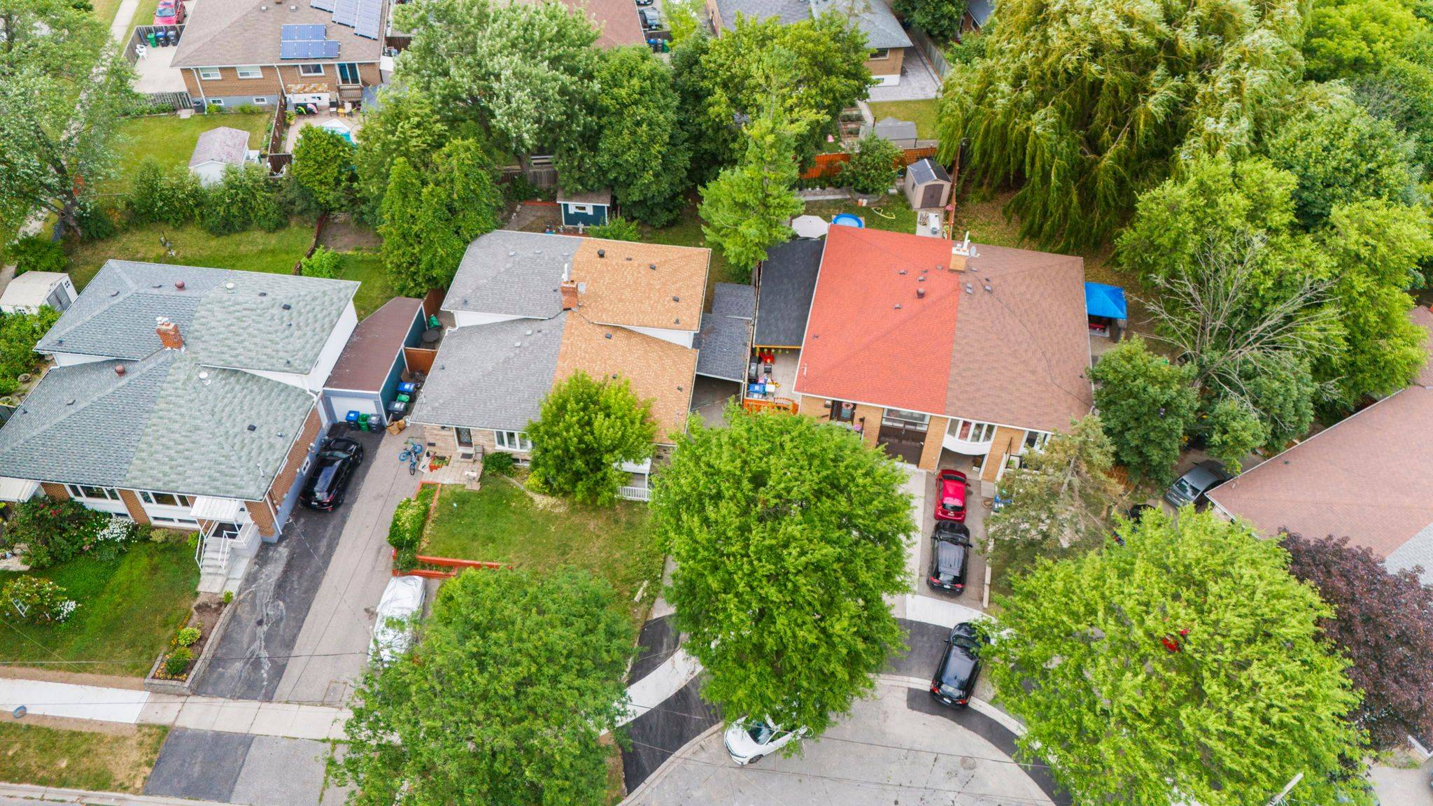 Mississauga, ON L5C 2E5,3387 Kelowna CT