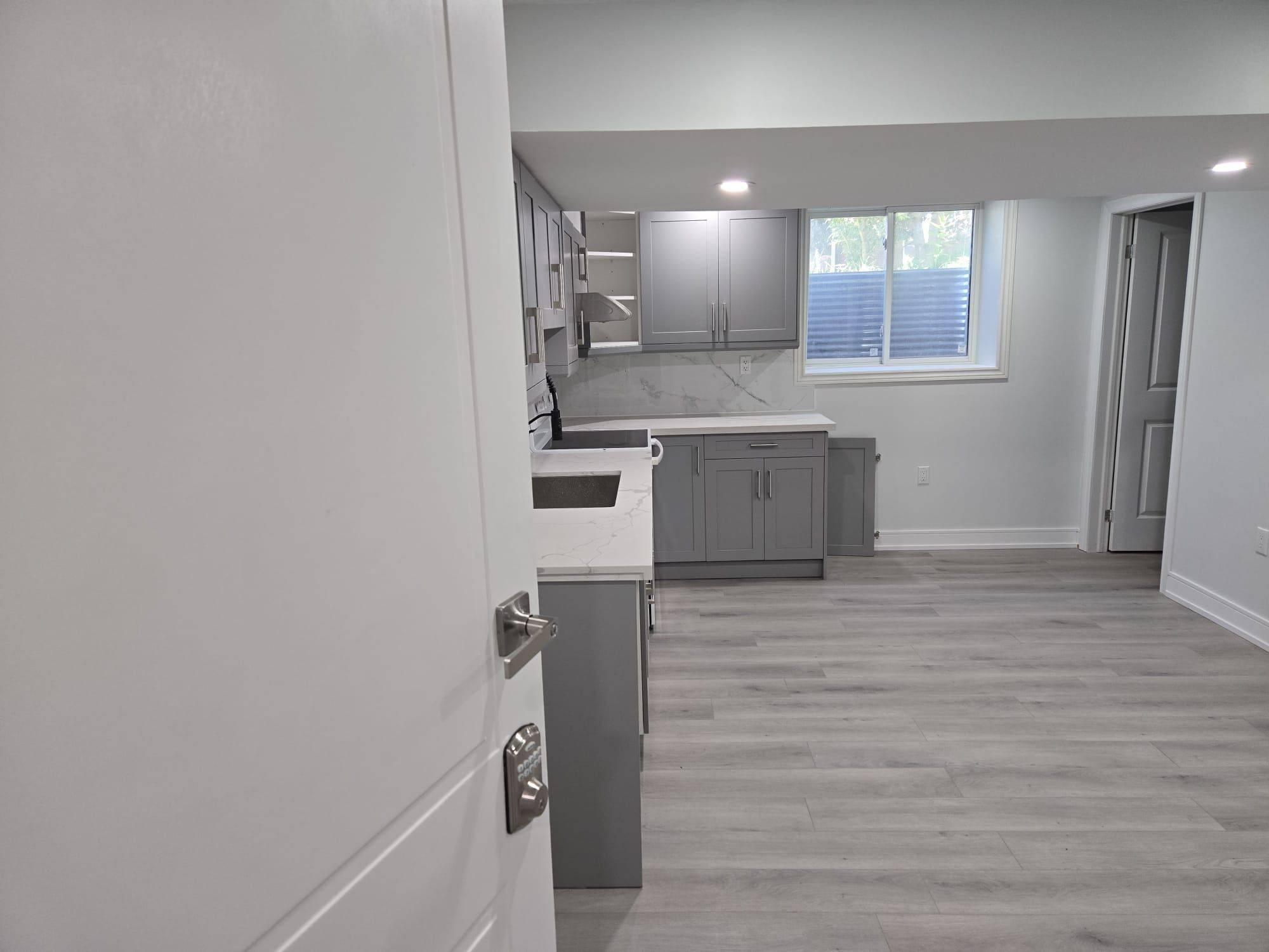 Mississauga, ON L5B 1G3,186 Floradale DR #Basement 1