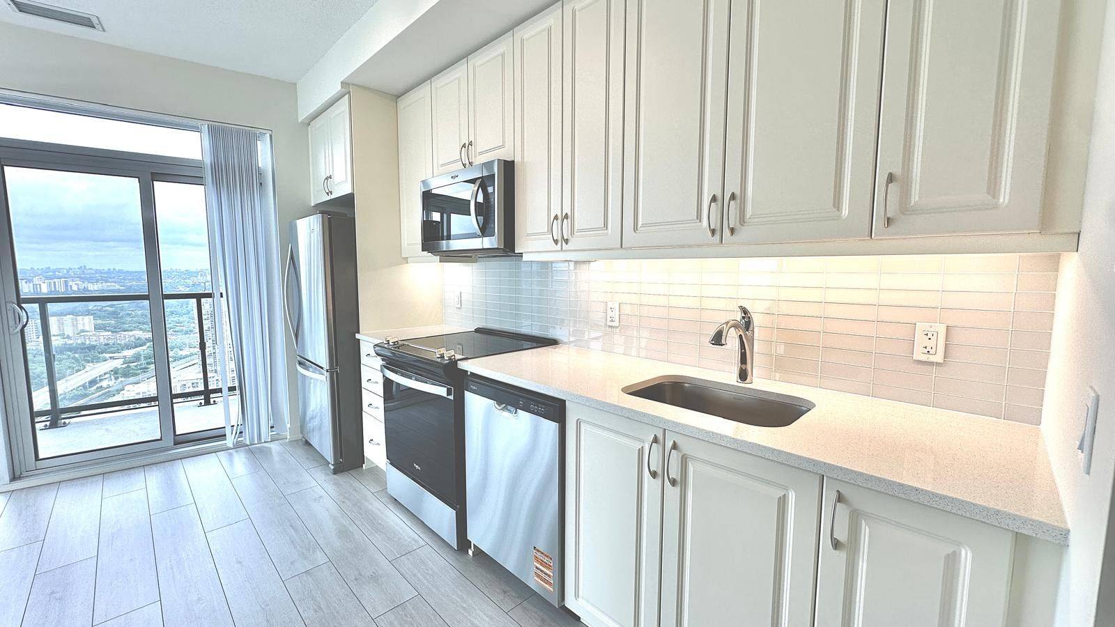 Toronto W06, ON M8V 0G9,38 Annie Craig DR #LPH 5311