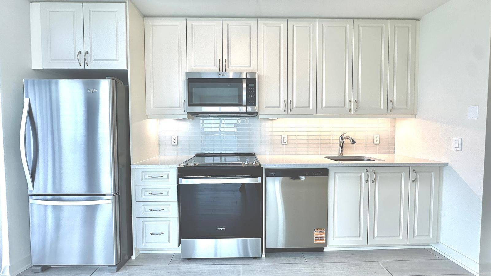Toronto W06, ON M8V 0G9,38 Annie Craig DR #LPH 5311