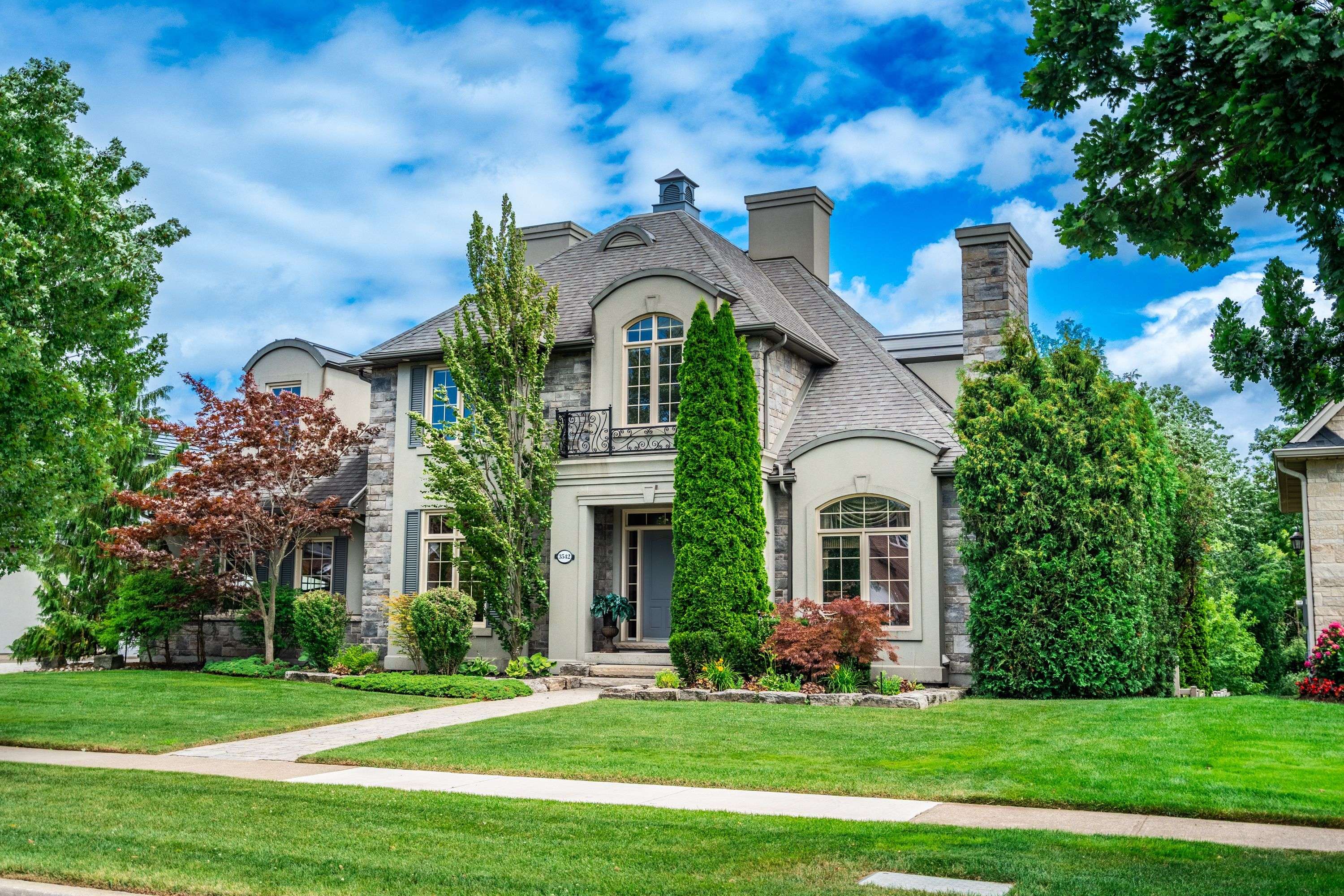 Niagara Falls, ON L2H 2Z1,3542 MATTHEWS DR