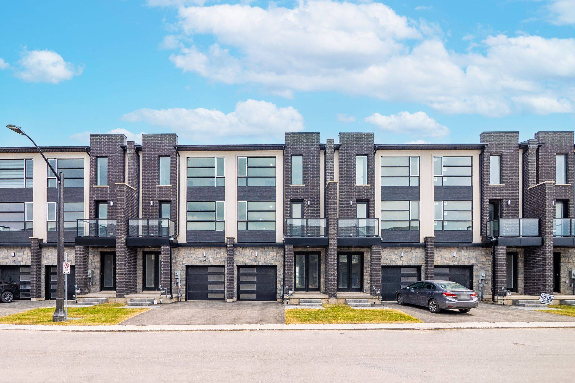 21 Warren TRL, Welland, ON L3B 0N8