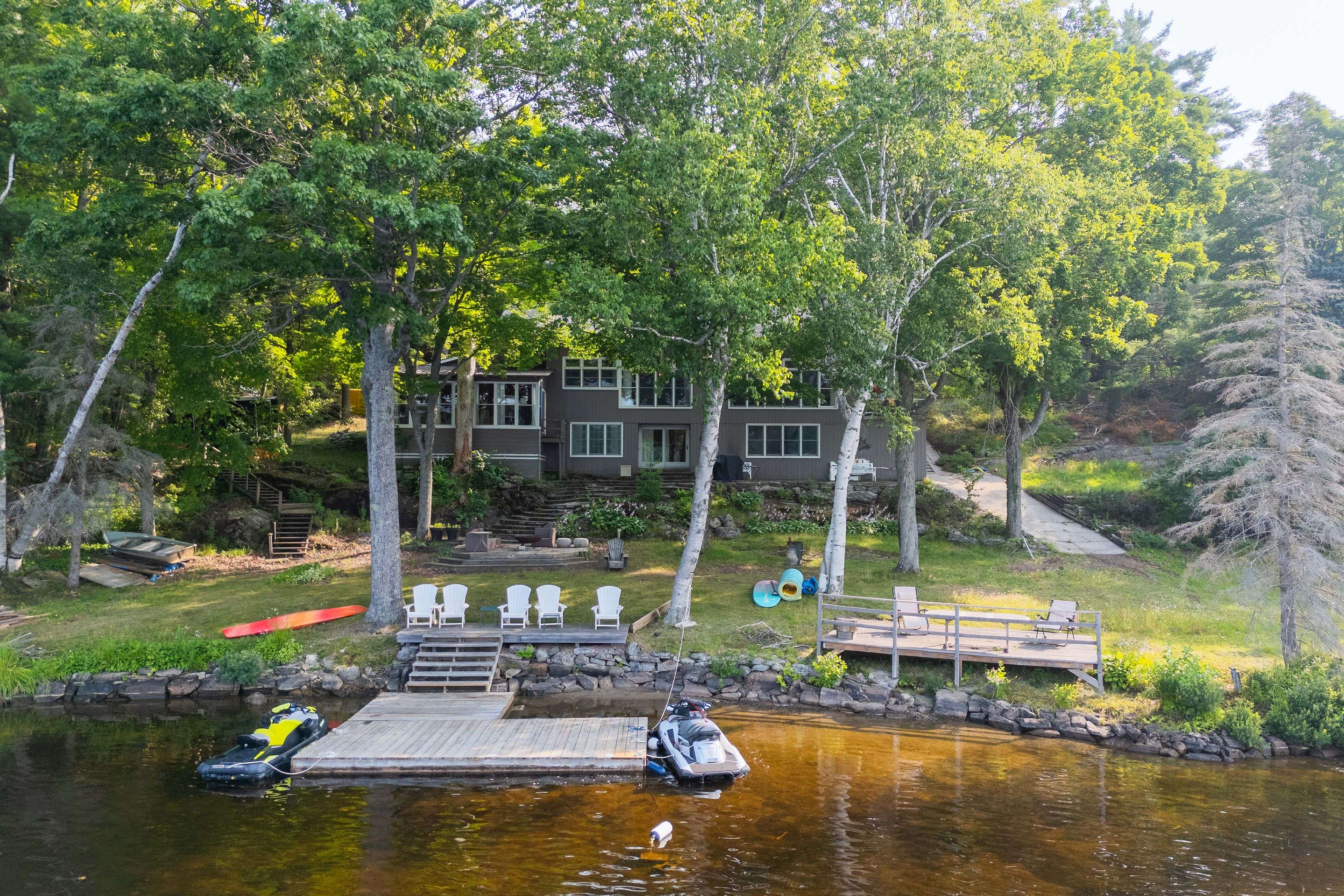 1154 Ridge RD, Muskoka Lakes, ON P0C 1M0
