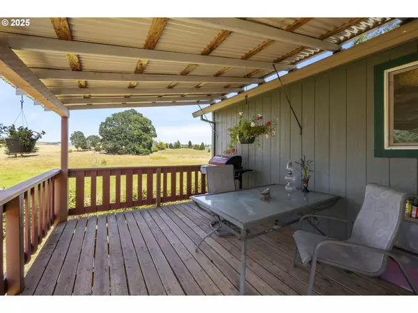 Carlton, OR 97111,670 N 1st ST