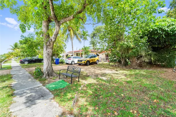 North Miami Beach, FL 33162,1571 NE 179th St