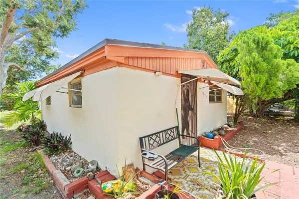 North Miami Beach, FL 33162,1571 NE 179th St
