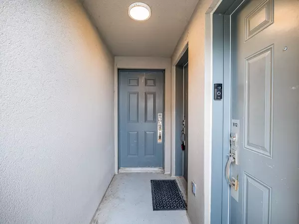 Burlington, ON L7T 0C3,1133 Cooke BLVD #811