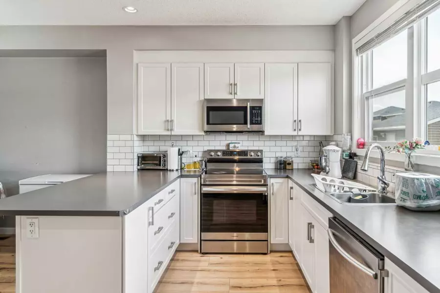 368 Redstone DR NE, Calgary, AB T3N0R1
