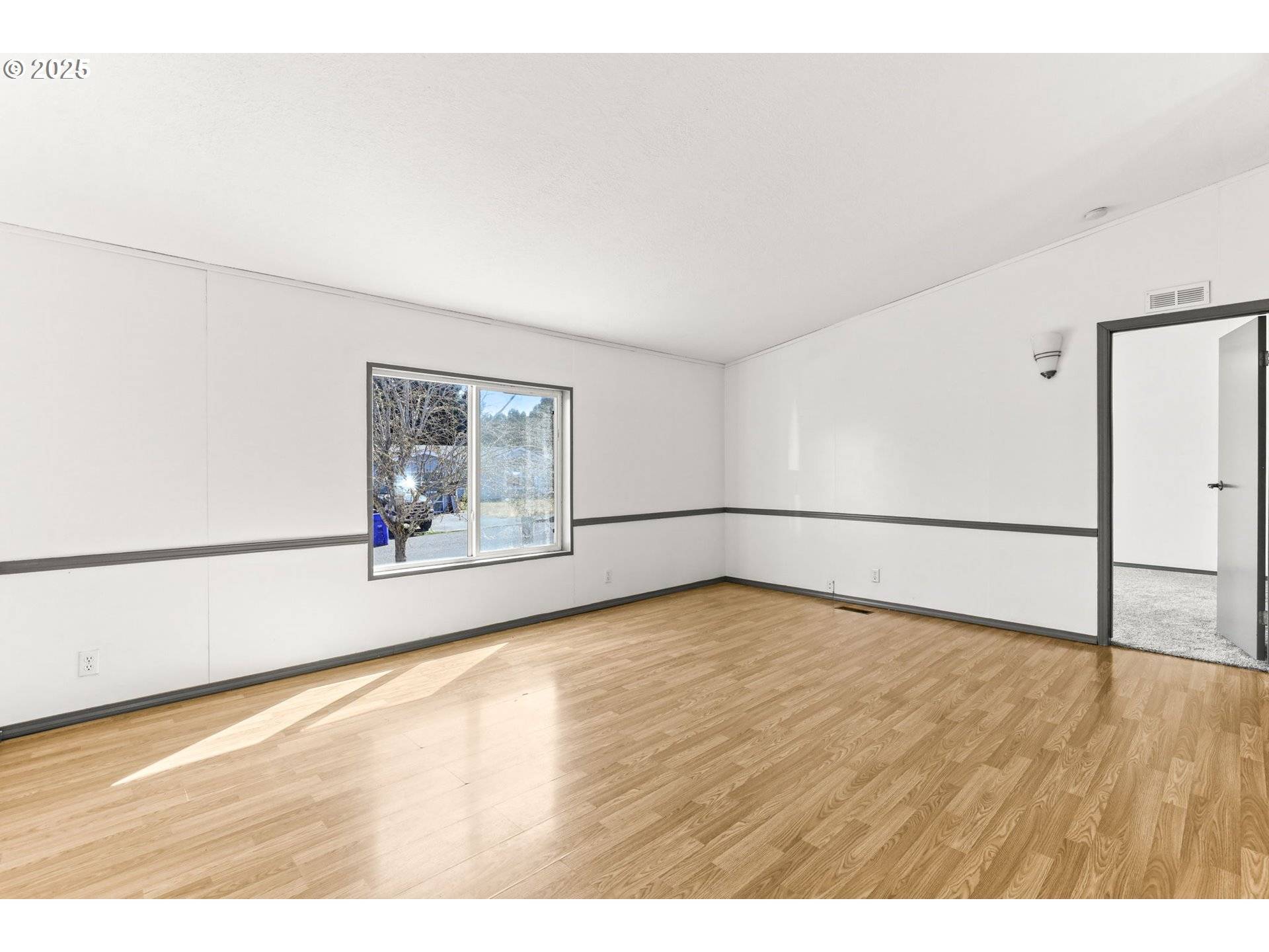 Molalla, OR 97038,311 MAY ST