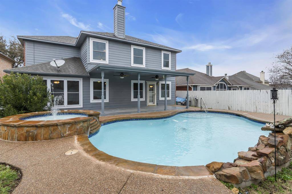 873 Stafford Station Drive,  Saginaw,  TX 76131