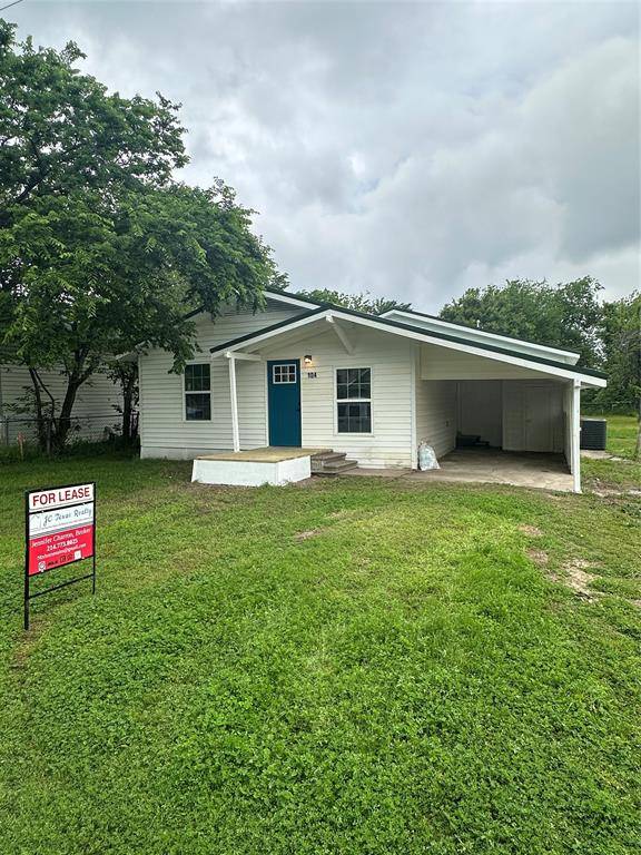 104 E North Main Street, Blooming Grove, TX 76626