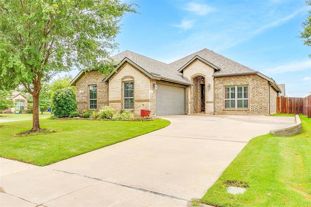 Waxahachie, TX 75165,201 Saxon Street