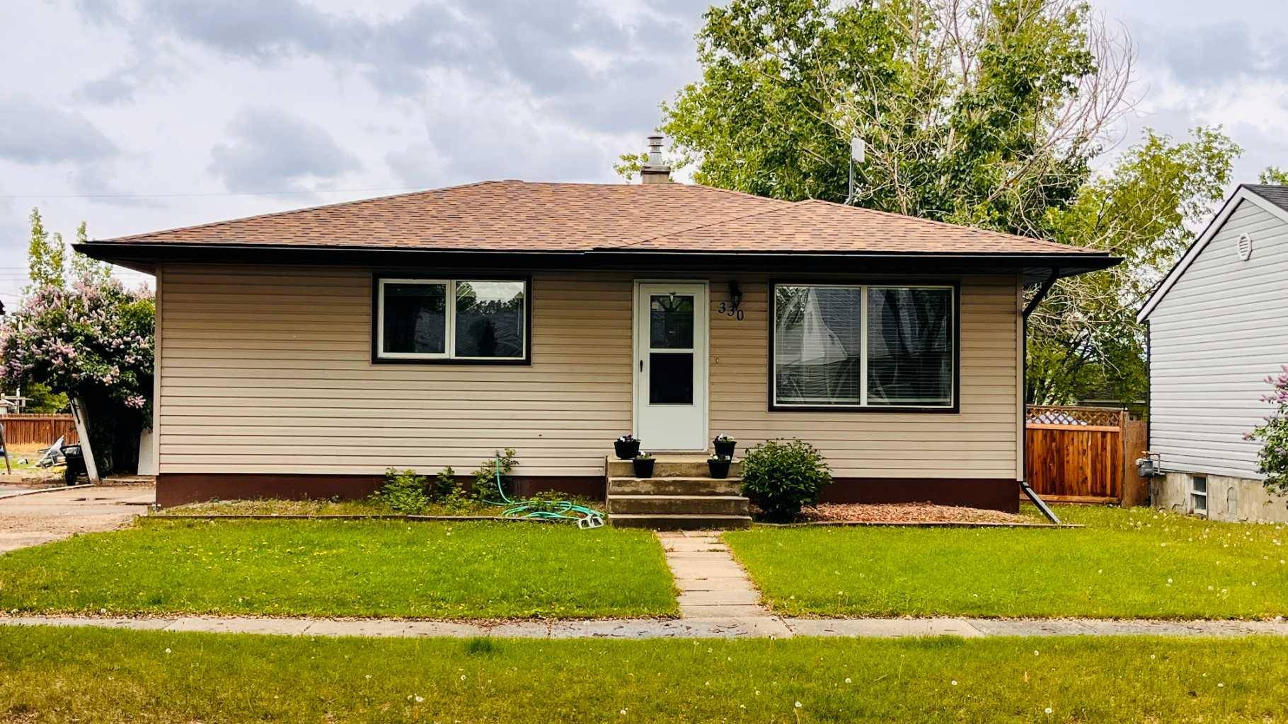 330 3rd AVE E, Bow Island, AB T0K 0G0