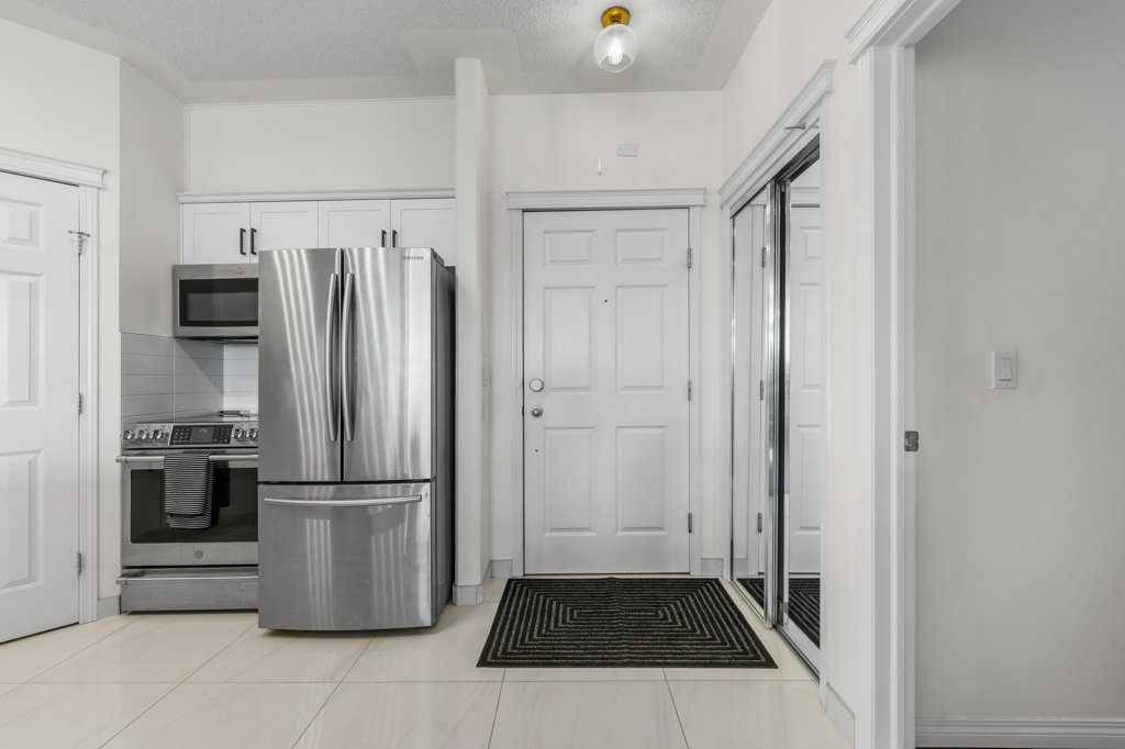 Calgary, AB T2S 3B7,2416 Erlton ST Southwest #402