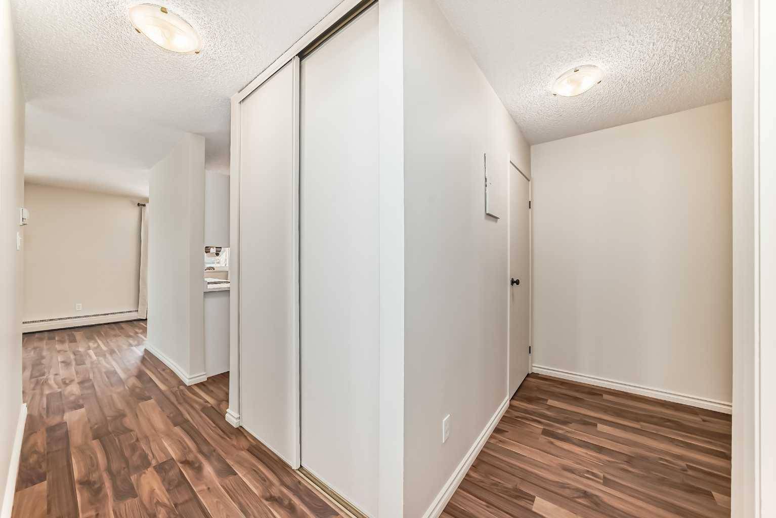 Calgary, AB T2V0G9,617 56 AVE Southwest #213