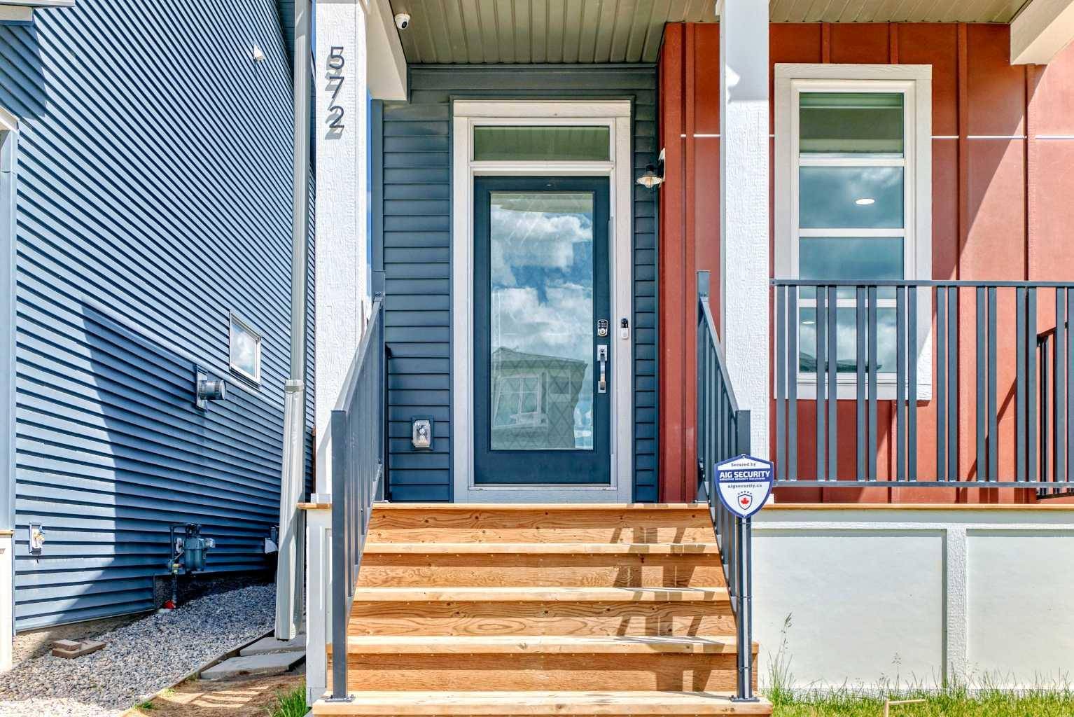 Airdrie, AB T4A 3P1,572 Lawthorn WAY SE