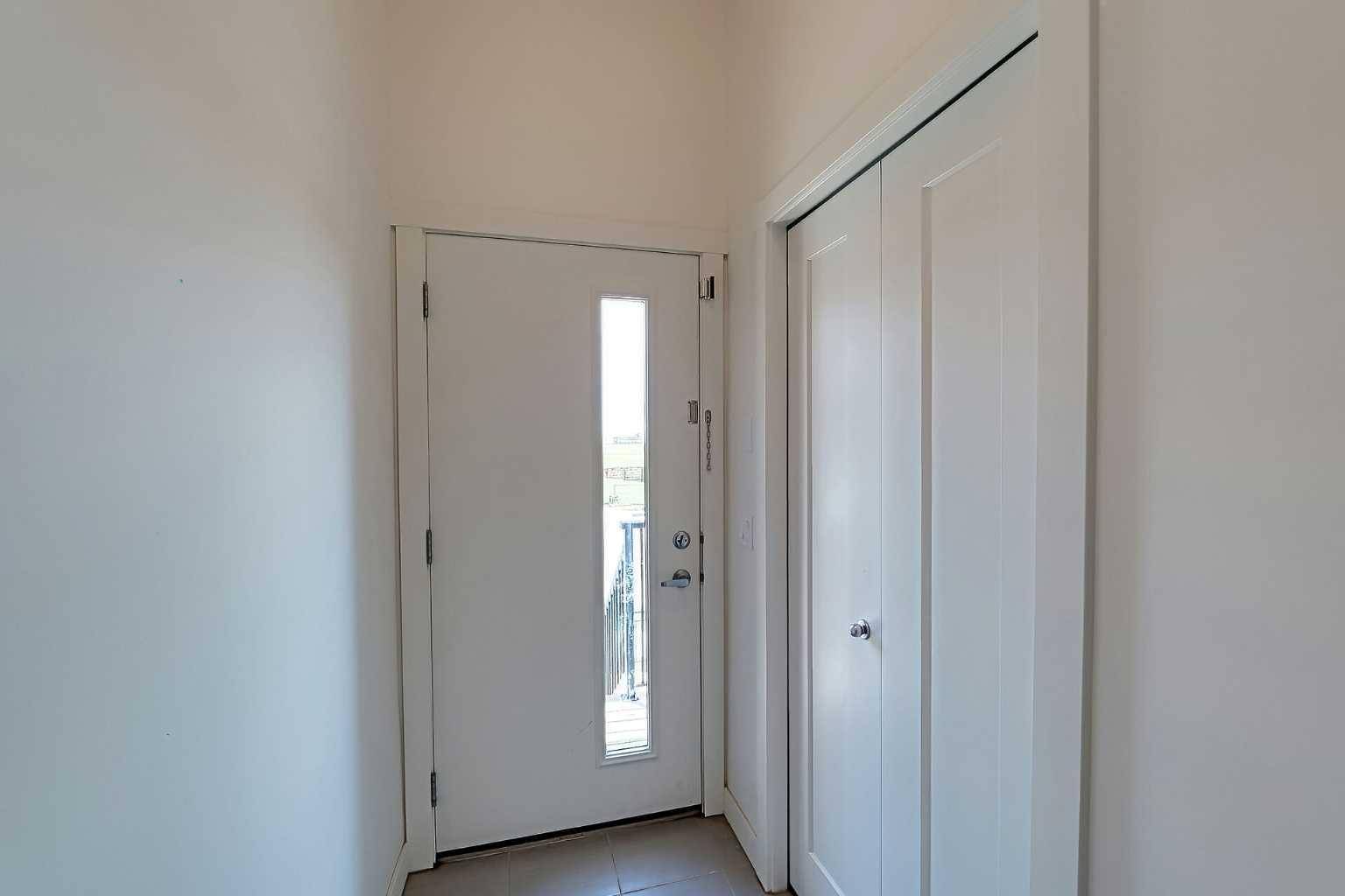 Calgary, AB T2X 2A7,10 Walden LN Southeast
