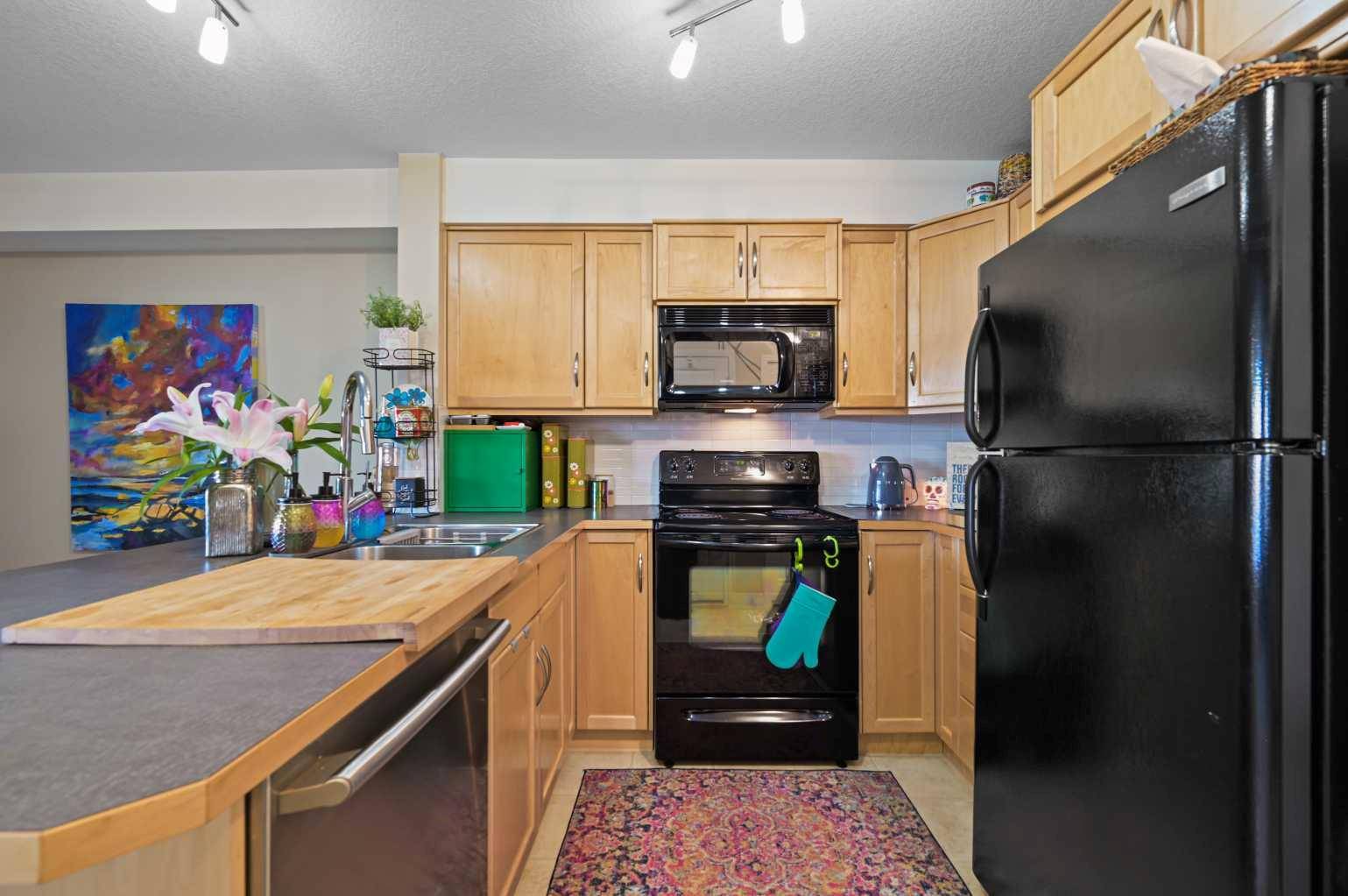 Calgary, AB T2K 0K5,8200 fourth ST Northeast #126