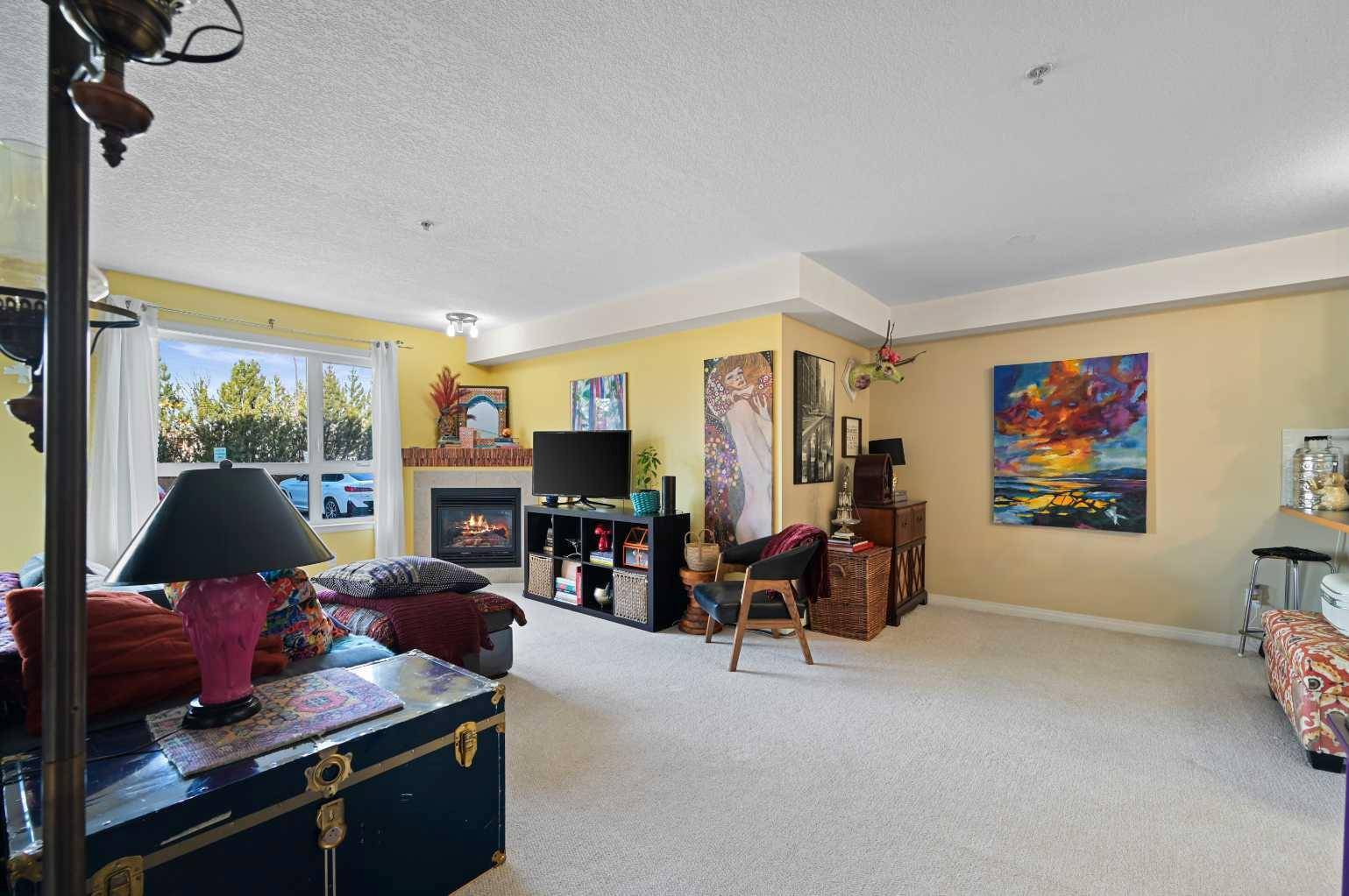 Calgary, AB T2K 0K5,8200 fourth ST Northeast #126