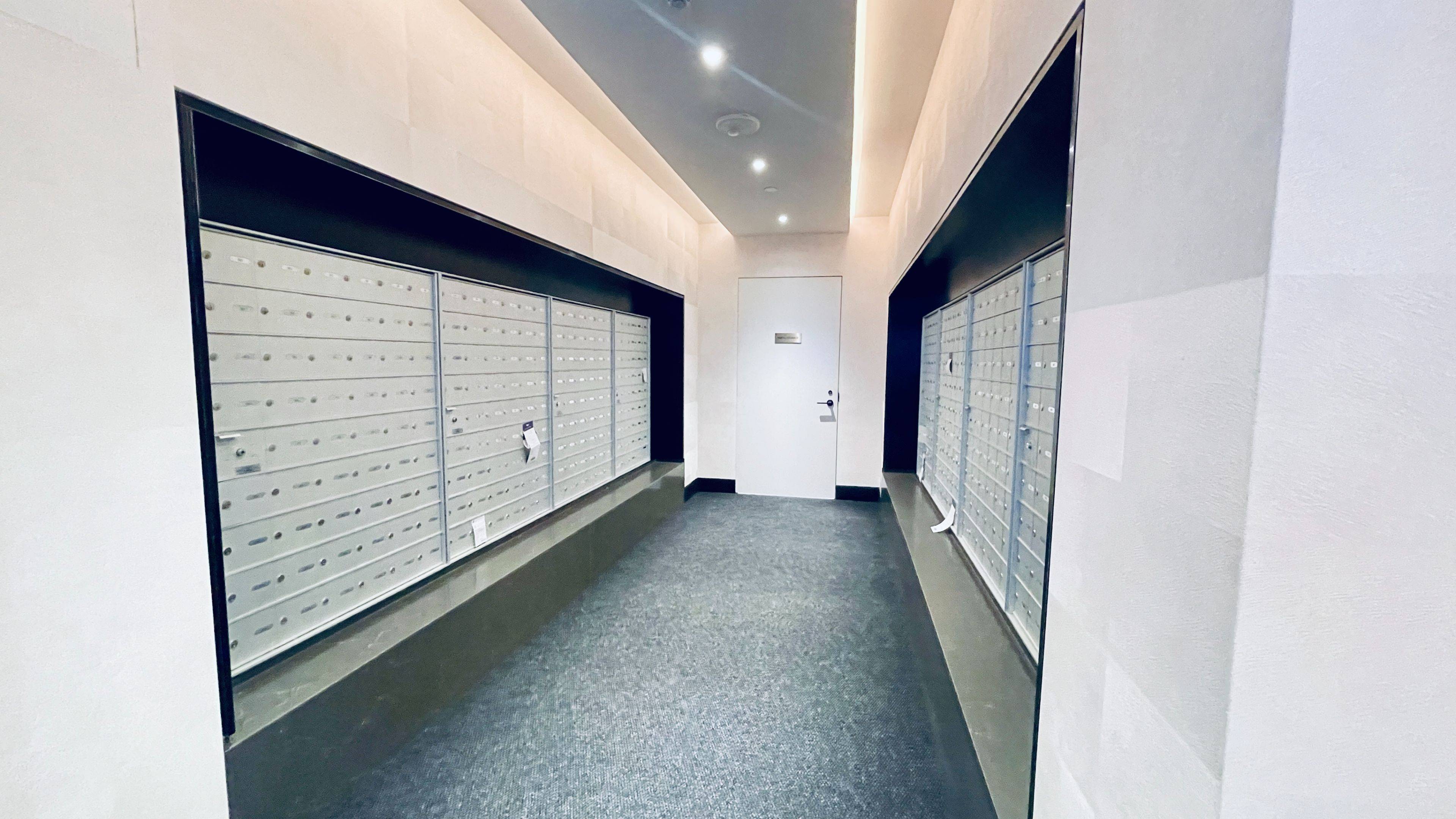Toronto C02, ON M4W 0B6,8 Cumberland ST #1107
