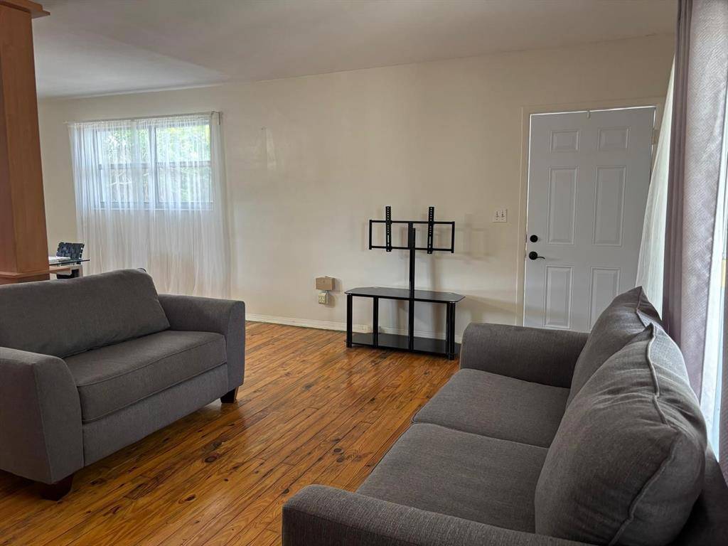 Miami Shores, FL 33138,790 NE 91st St #8