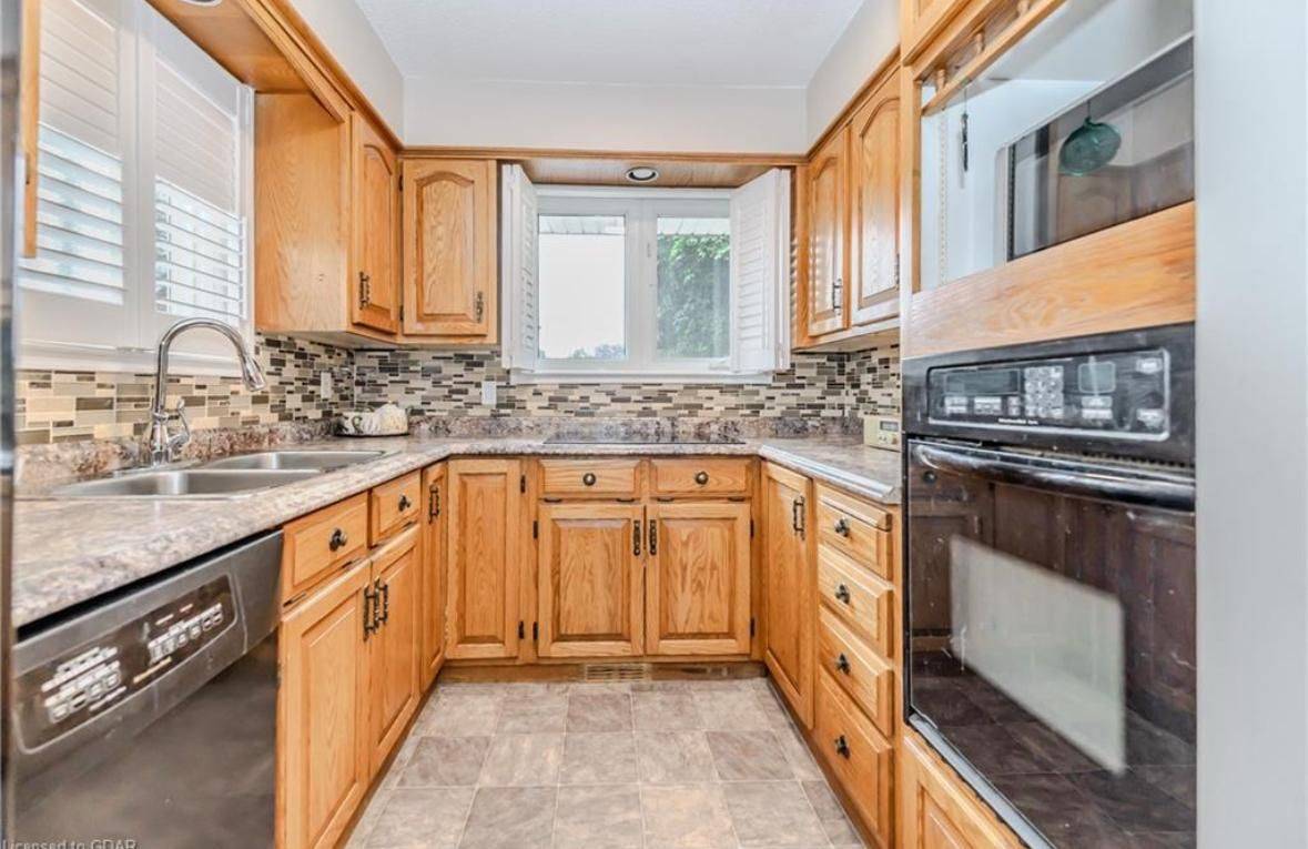 Cambridge, ON N3C 2X6,103 SCOTT RD