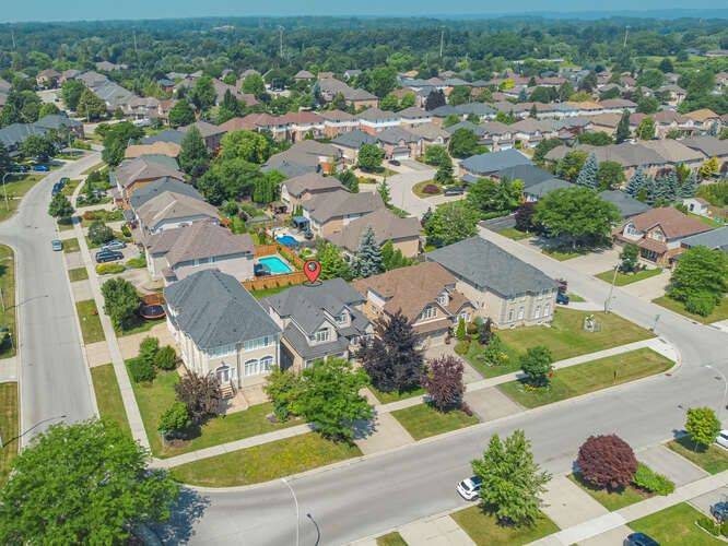 Hamilton, ON L9K 1L8,240 Kitty Murray LN