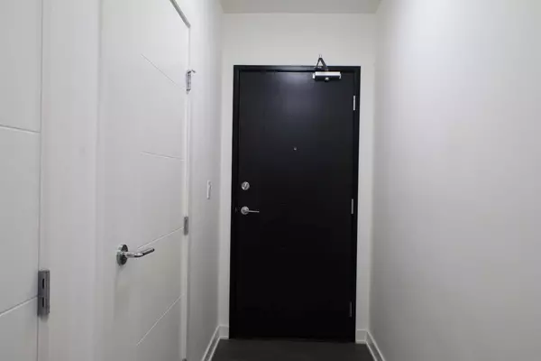 Calgary, AB T2P 1J3,930 6 AVE Southwest #1206