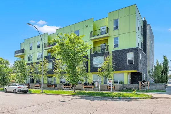 Calgary, AB T2M 4Z5,1740 9 ST NW #308