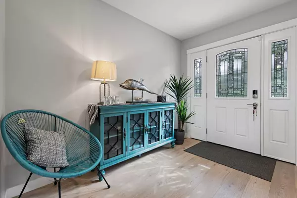 Calgary, AB T2L 1G1,5223 Carney RD Northwest