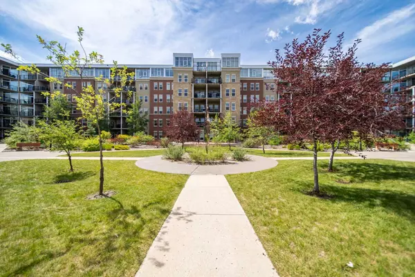 11811 Lake Fraser DR SE #3611, Calgary, AB T2J 7J4