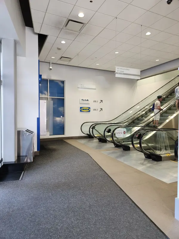 Toronto C01, ON M5G 2K2,384 Yonge ST #47