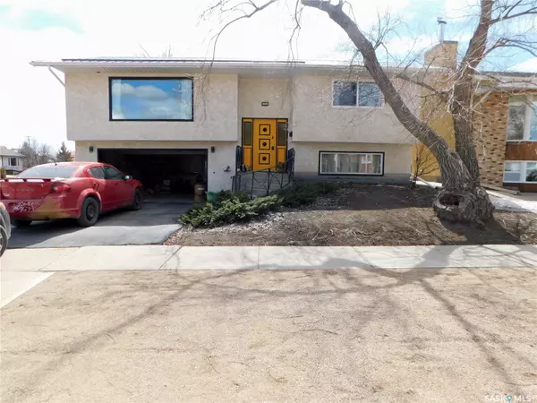 254 2nd AVENUE E, Gravelbourg, SK S0H 1X0