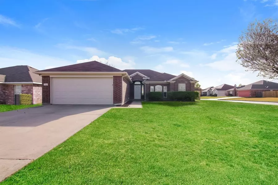 1723 Ryanfeld Drive, Mansfield, TX 76063