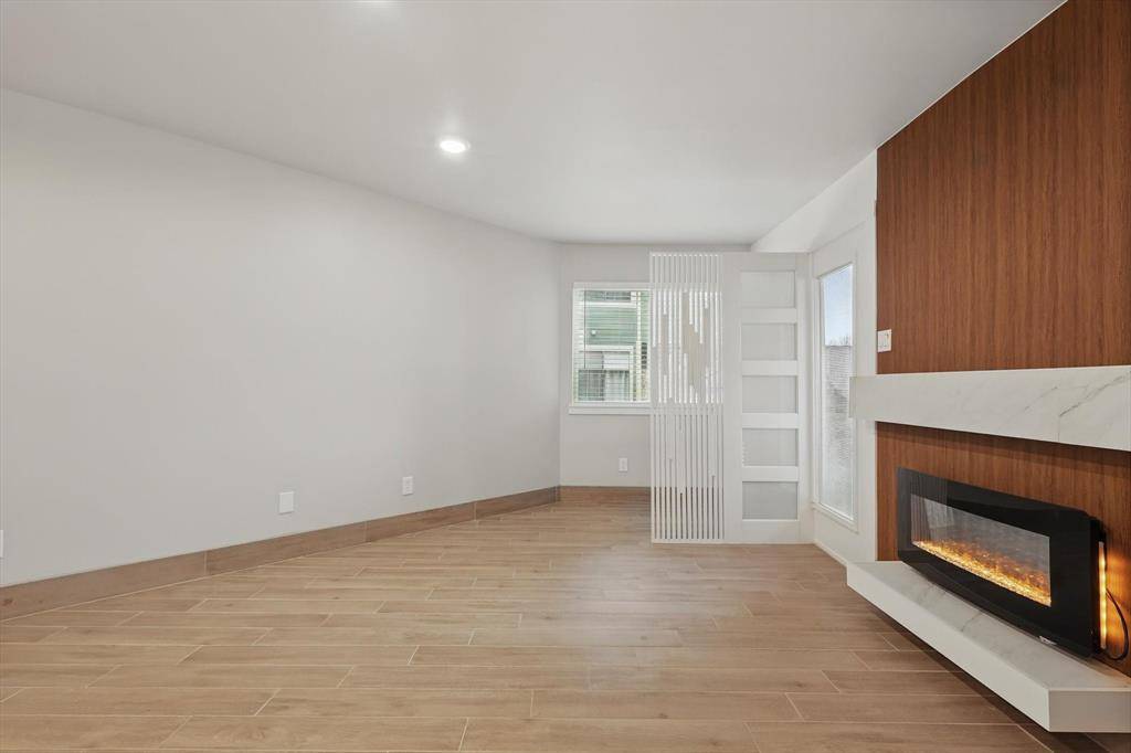 Dallas, TX 75243,9815 Walnut Street #110